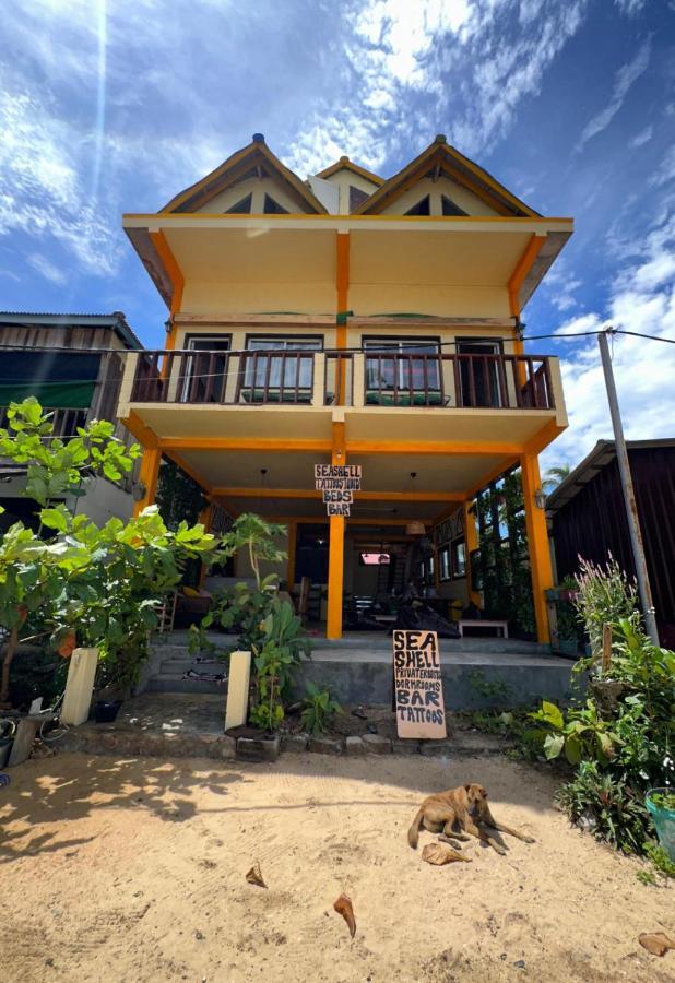 Seashell Guesthouse, Bar And Tattoos Koh Rong Sanloem Exterior foto