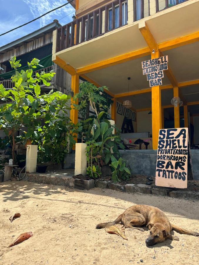 Seashell Guesthouse, Bar And Tattoos Koh Rong Sanloem Exterior foto